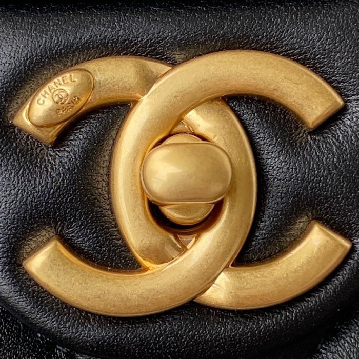  Handbag  Chanel  AS2855 size 19x13x6 cm