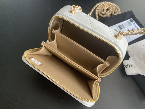  Handbag  Chanel 2387 size  7cmx10.5cmx4.3 cm