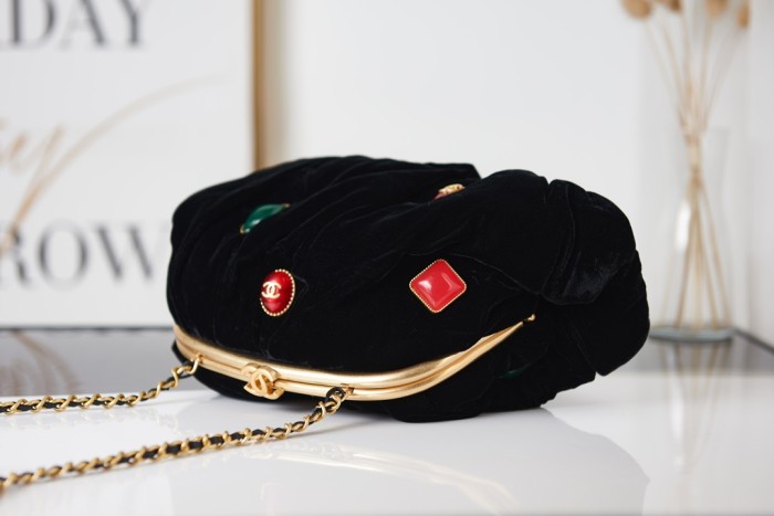  Handbag  Chanel AS2138 size 16 27.5 14 cm