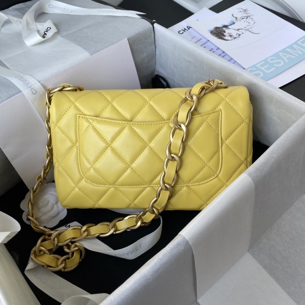  Handbag  Chanel  size 25×5.5×16.5 cm 