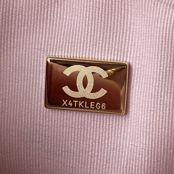  Handbag  Chanel AS2857 size 16x12x6 cm