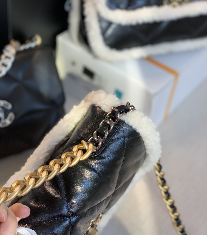 Handbag  Chanel  As1160 size 26×16×9 cm