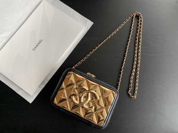  Handbag  Chanel 2389 size 14cmx10cmx6.5 cm