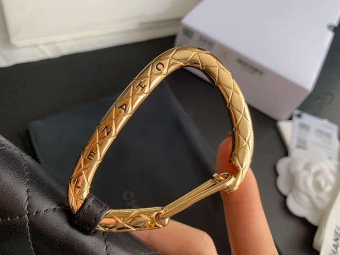   Handbag  Chanel AP2397 size  9cmx11cmx3.8 cm