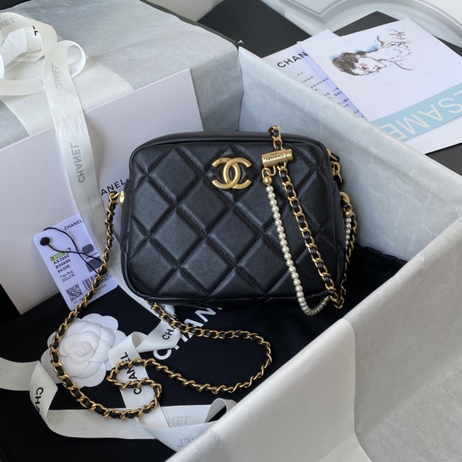  Handbag  Chanel AS2856  size  18x14x7 cm