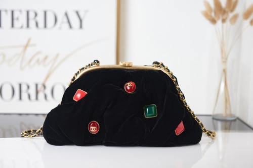  Handbag  Chanel AS2138 size 16 27.5 14 cm