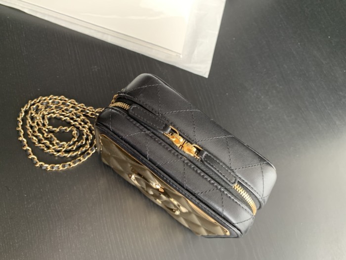  Handbag  Chanel 2389 size 14cmx10cmx6.5 cm