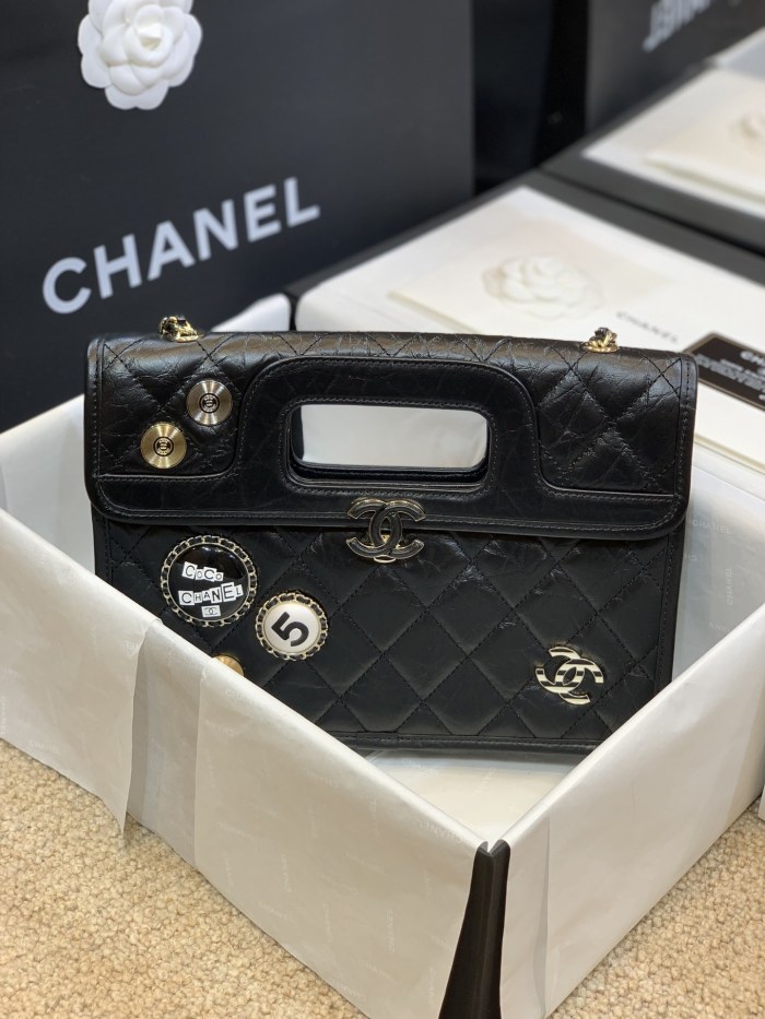  Handbag  Chanel size 20*27*6 cm