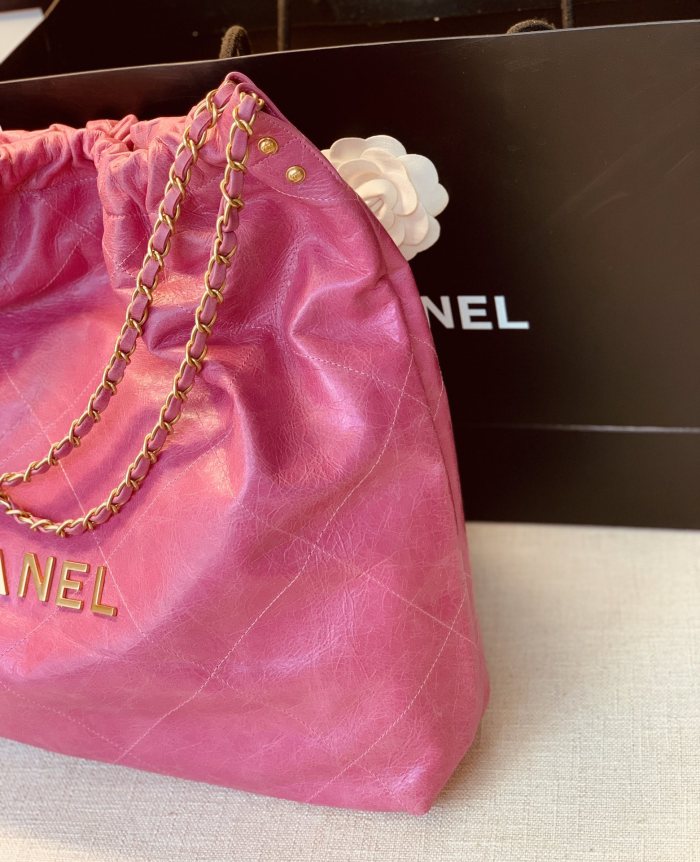 Handbag Chanel  size 43：40：10  Cm