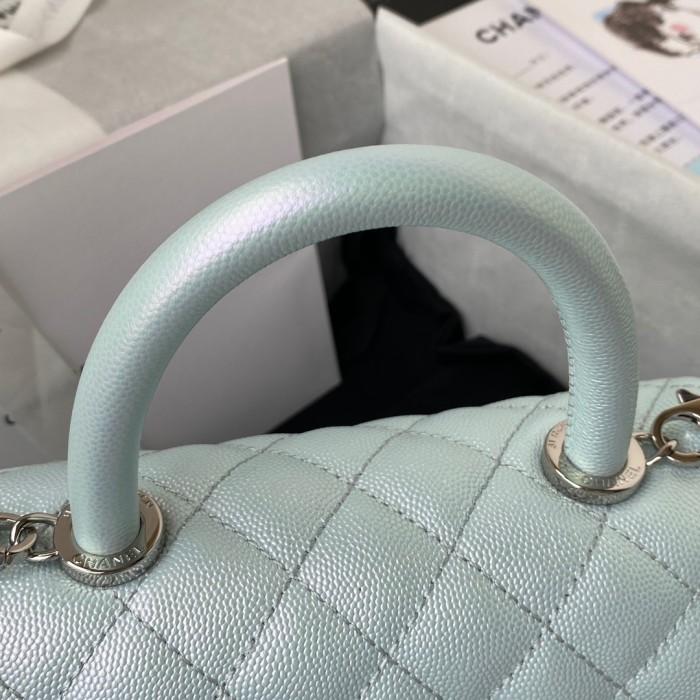  Handbag  Chanel  92990 size 23 cm