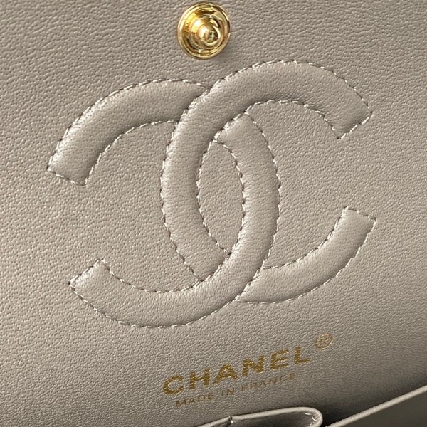  Handbag  Chanel  A01113 size 23 cm