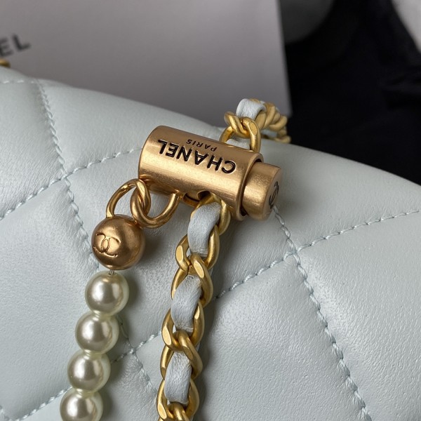  Handbag  Chanel AS2855  size 19x13x6 cm