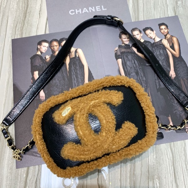  Handbag  Chanel  AS0406 size 17 11.5 cm