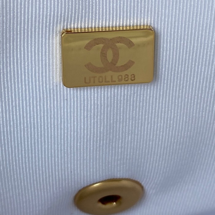  Handbag   Chanel AS2855  size  19x13x6 cm