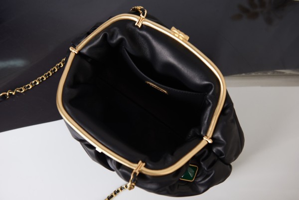  Handbag  Chanel AS2138 size 16 27.5 14 cm