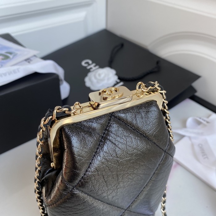 Handbag Chanel size 11×19.5×6 cm