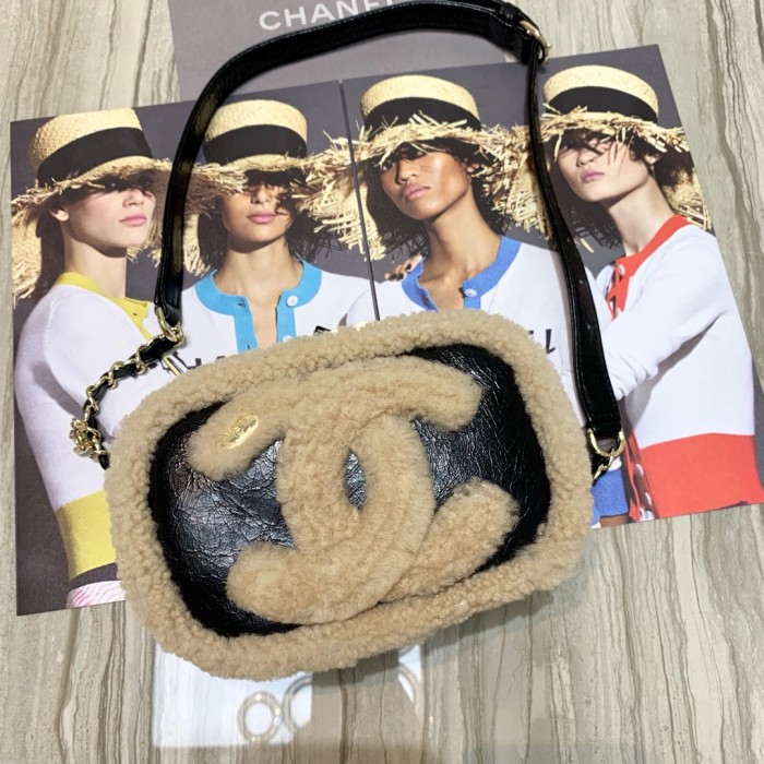  Handbag  Chanel AS0406 size 17 11.5 cm