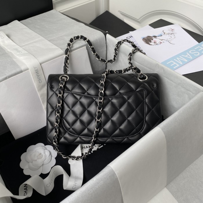  Handbag  Chanel A01113 size  23 cm
