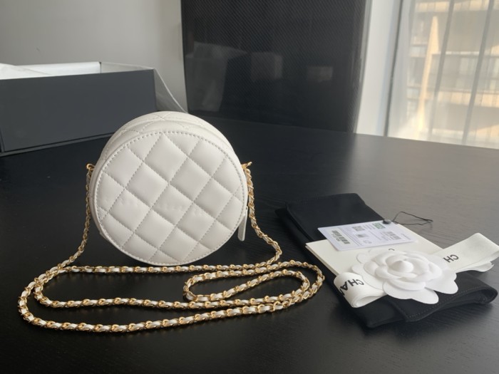  Handbag  Chanel  2388 size 12.5cmx5.8 cm