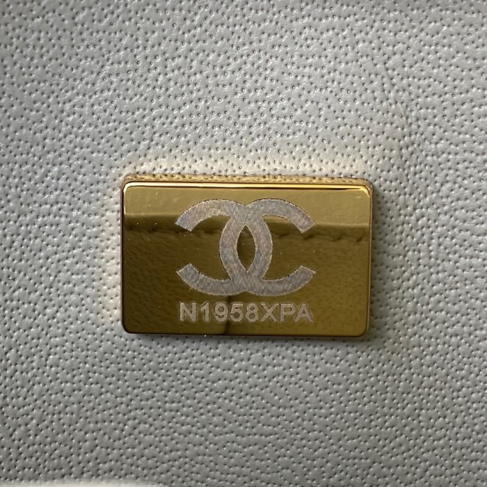  Handbag Chanel   A01113 size 23 cm