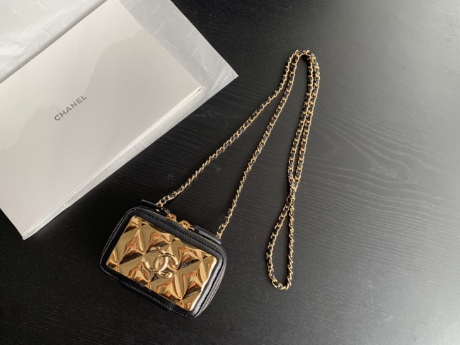 Handbag  Chanel 2387  size  7cmx10.5cmx4.3 cm 