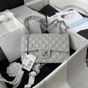  Handbag Chanel A01113 size 23 cm