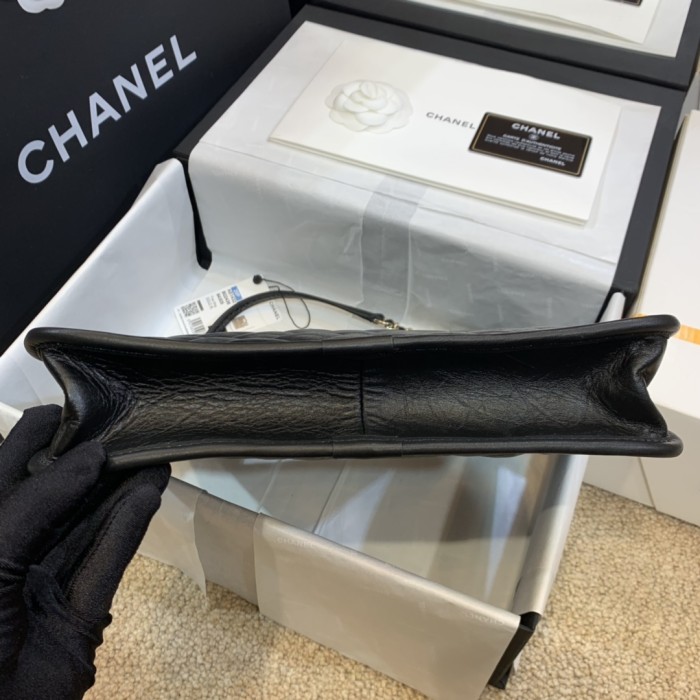  Handbag  Chanel size 27 29 6 cm
