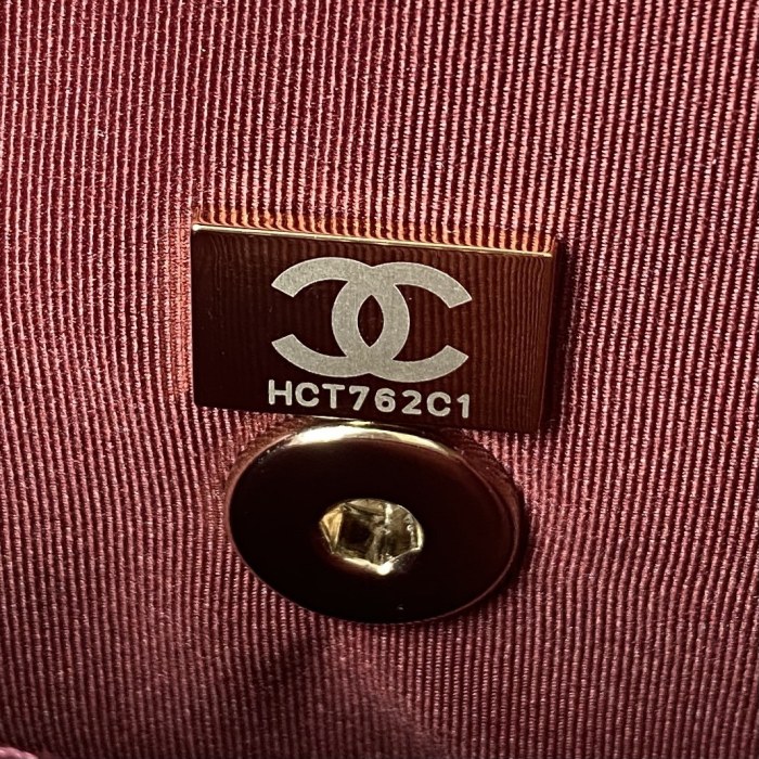  Handbag  Chanel AS2892 size  20X15X6.5 cm