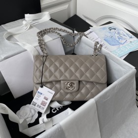  Handbag Chanel A01113 size 23 cm