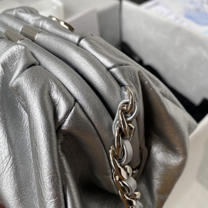  Handbag  Chanel  AS2493  size 22*17*10 cm