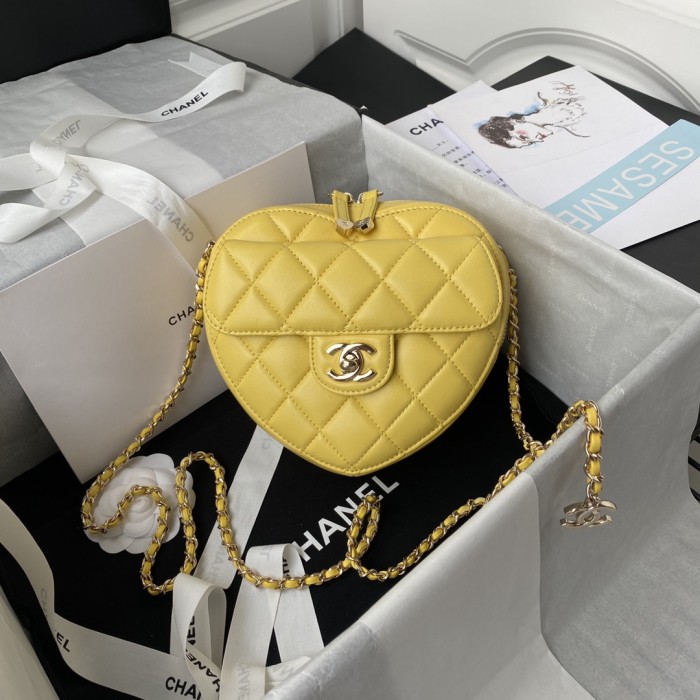  Handbag  Chanel  AS2927 size 17×15×6 cm