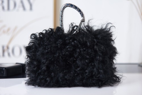  Handbag  Chanel AS2397 size 9-12-5 cm