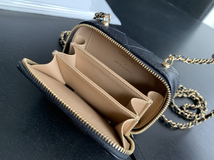 Handbag  Chanel 2387  size  7cmx10.5cmx4.3 cm 