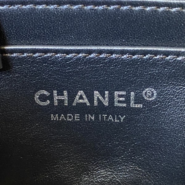 Handbag   Chanel  A01116 size  20 cm