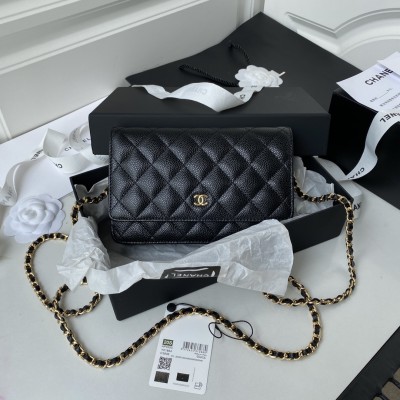  Handbag  Chanel size 19 cm