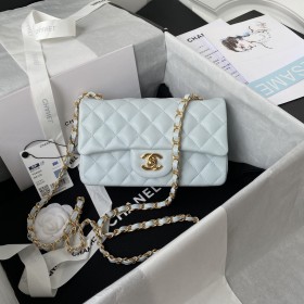  Handbag  Chanel  size 20 cm