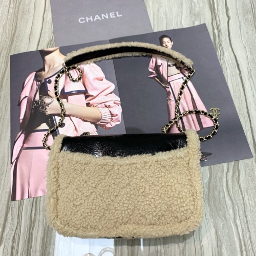  Handbag  Chanel AS0321 size 18 13 8 cm