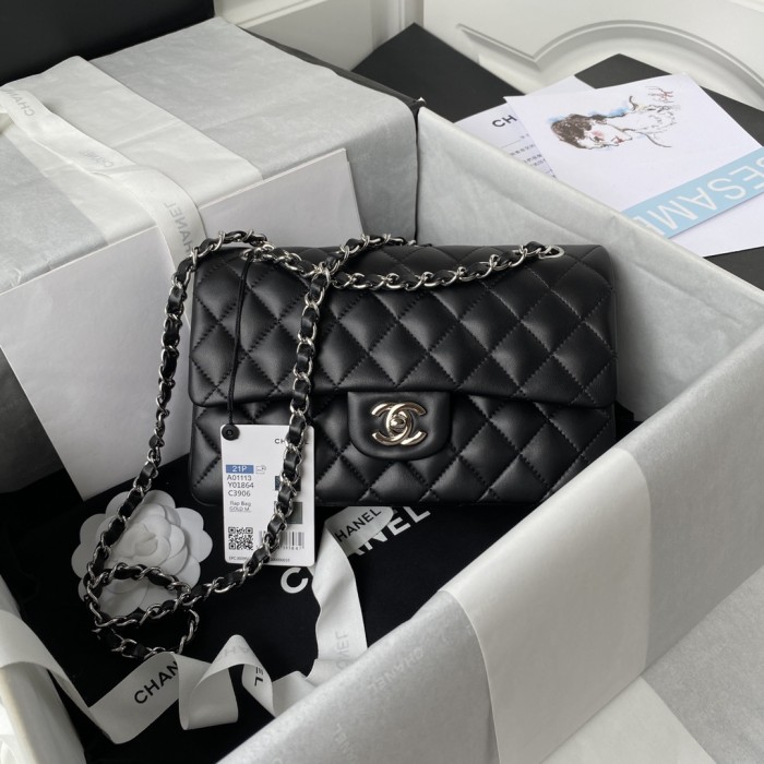  Handbag  Chanel A01113 size  23 cm