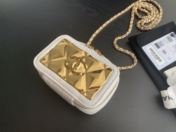  Handbag  Chanel 2387 size  7cmx10.5cmx4.3 cm