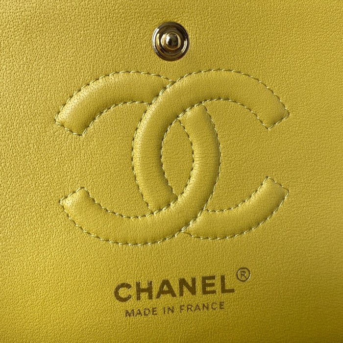  Handbag  Chanel  A01113 size 23 cm