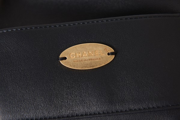  Handbag  Chanel AS2137 size 16 27.5 14 cm