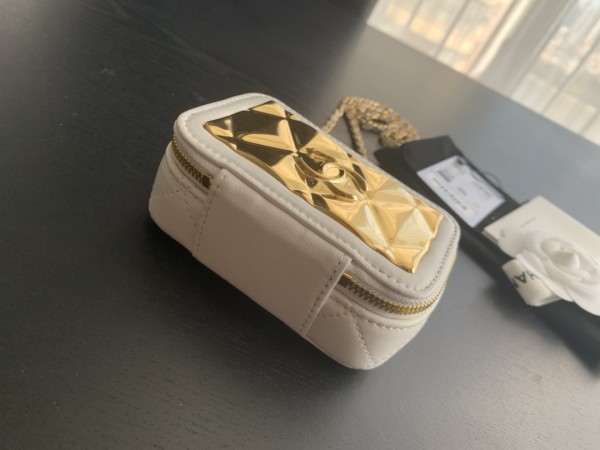  Handbag  Chanel 2387 size  7cmx10.5cmx4.3 cm