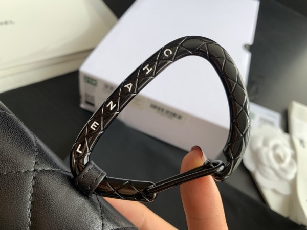  Handbag  Chanel AP2397  size 9cmx11cmx3.8 cm