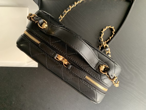  Handbag  Chanel 2900 size 20cmx19cmx9 cm