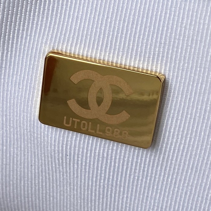  Handbag  Chanel  AS2855  size 19x13x6 cm