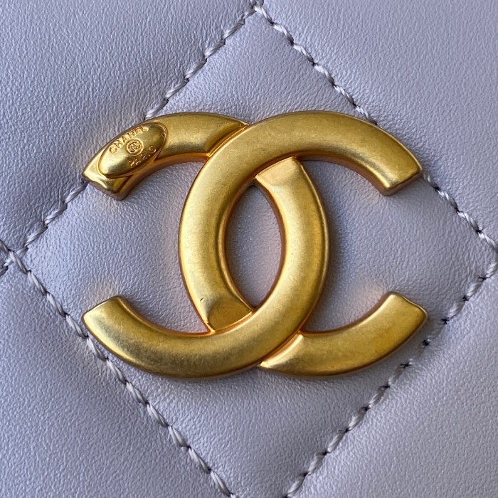  Handbag  Chanel AS2857 size 16x12x6 cm