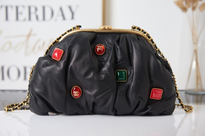  Handbag  Chanel AS2138 size 16 27.5 14 cm