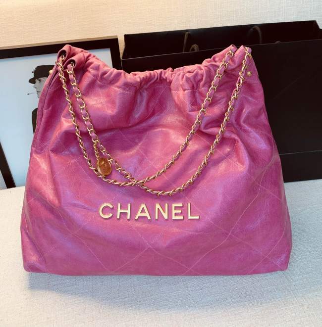 Handbag Chanel  size 43：40：10  Cm