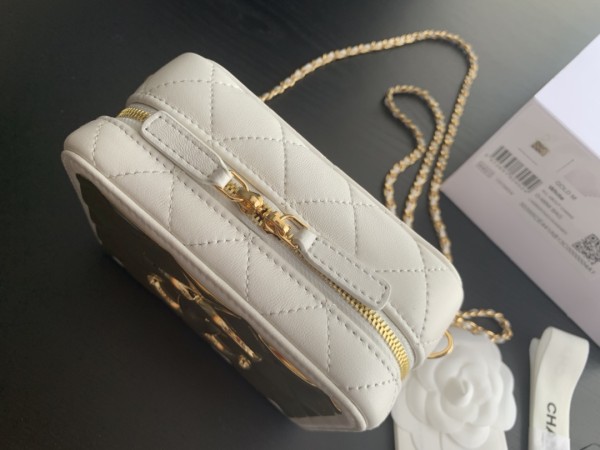  Handbag  Chanel  2389 size 14cmx10cmx6.5 cm