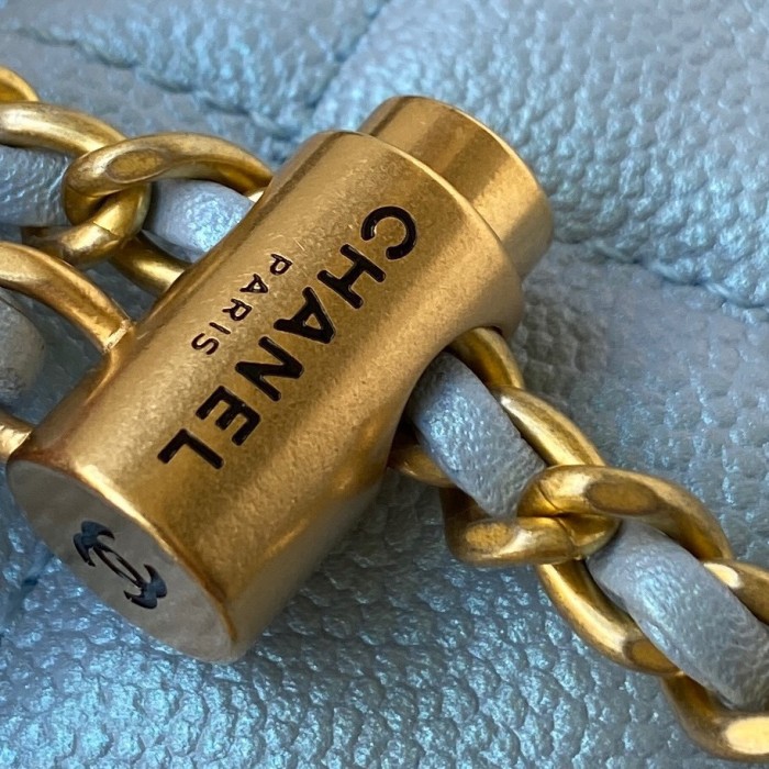  Handbag Chanel AS2857 size 16x12x6 cm